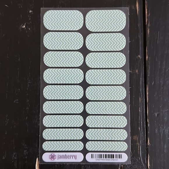 JAMBERRY Nail Wraps - Mint Green Chevron - Picture 3 of 9